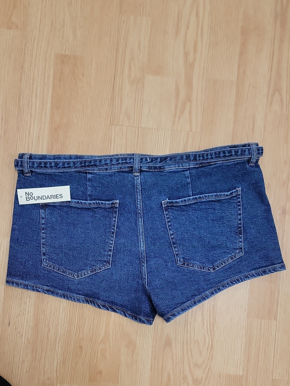 No Boundaries Blue Denim Belted Short Shorts - Picture 4 of 7